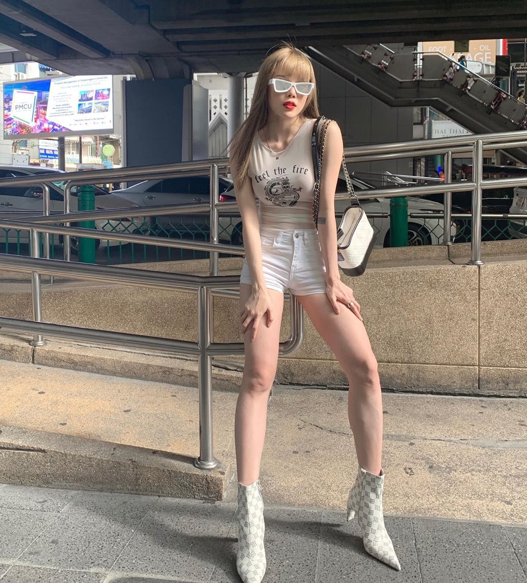 Thieu Bao Tram dien do hang hieu anh 5