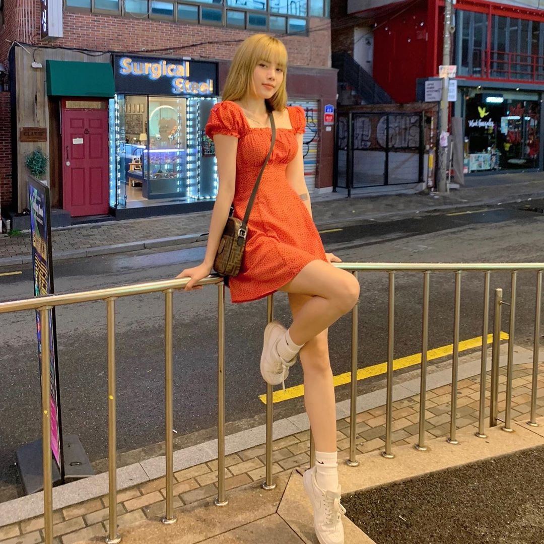 Thieu Bao Tram dien do hang hieu anh 9