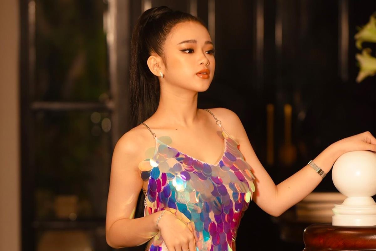 Linh Ka dien do sexy de thu hut trai dep trong MV hinh anh