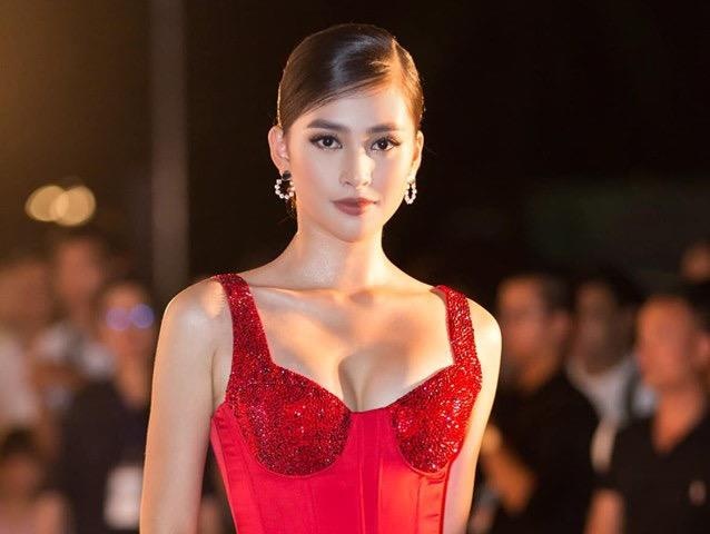 Sau mot nam, top 3 Hoa hau Viet Nam deu chuong dien do khoe dang sexy hinh anh