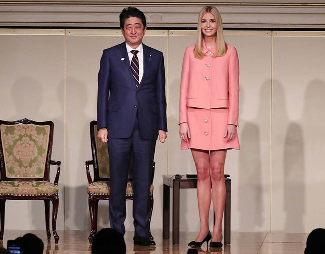 Trang phuc cong du cua Melania va Ivanka anh 10