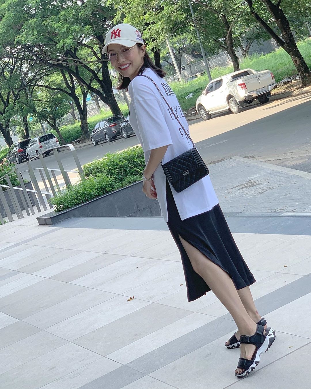 Dieu Nhi mac do goi cam anh 4