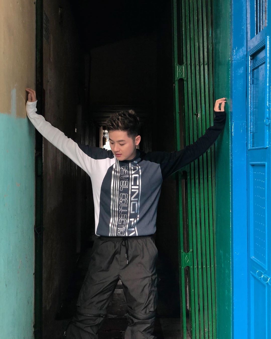 Đen Vâu mặc đồ màu sắc ảnh 8 Den Vau mac do mau sac anh 8