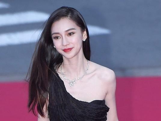 Angelababy da lam gi de co lan da trang sang khi du lien hoan phim? hinh anh