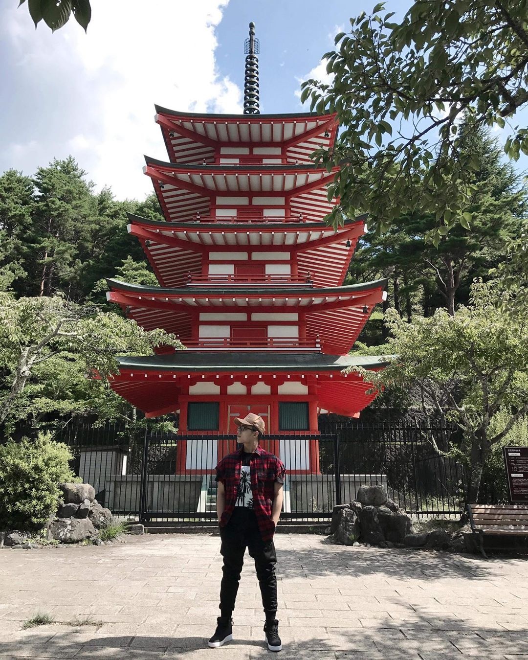 Em trai Son Tung nam tinh anh 6