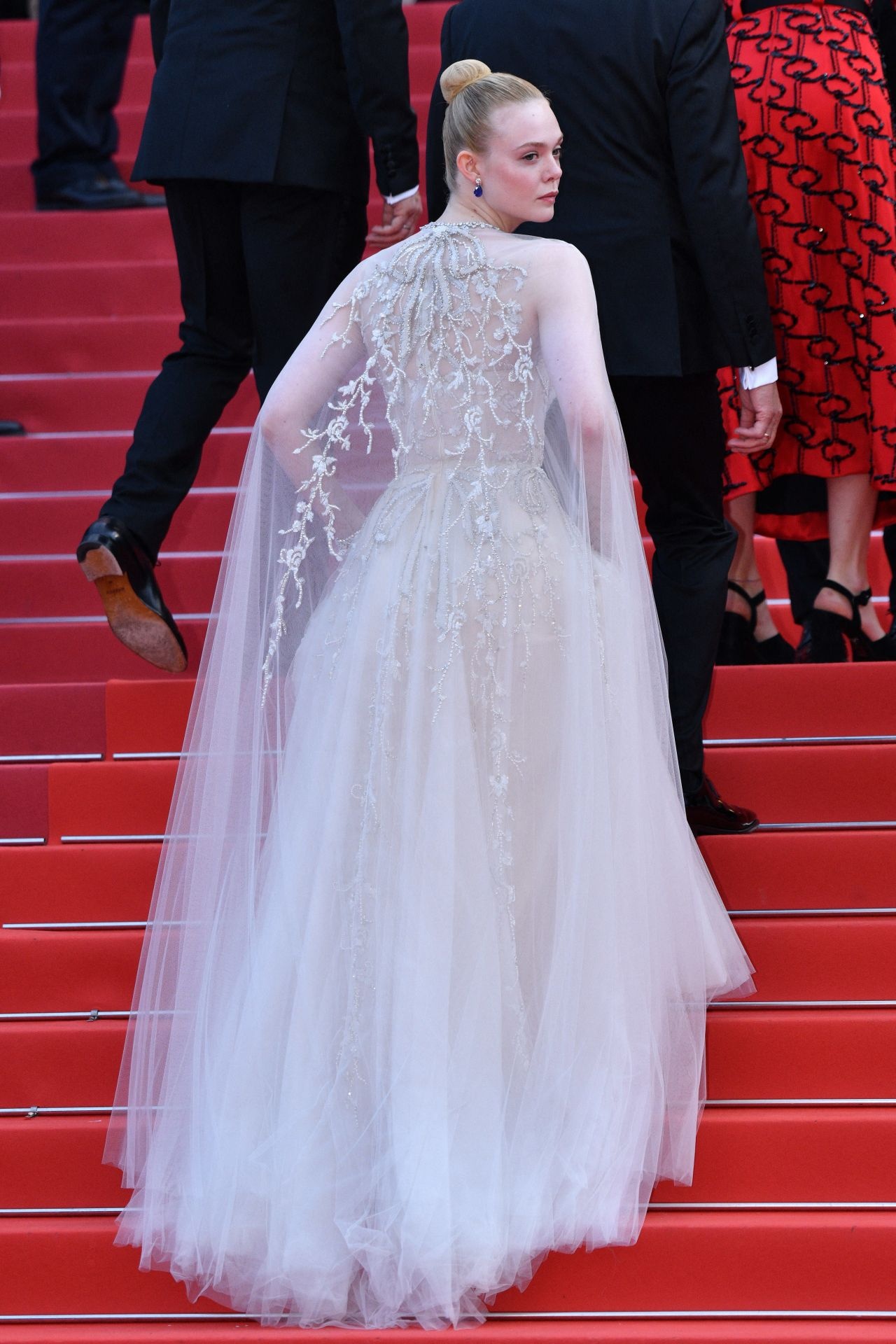 Elle Fanning dien vay cong chua anh 8