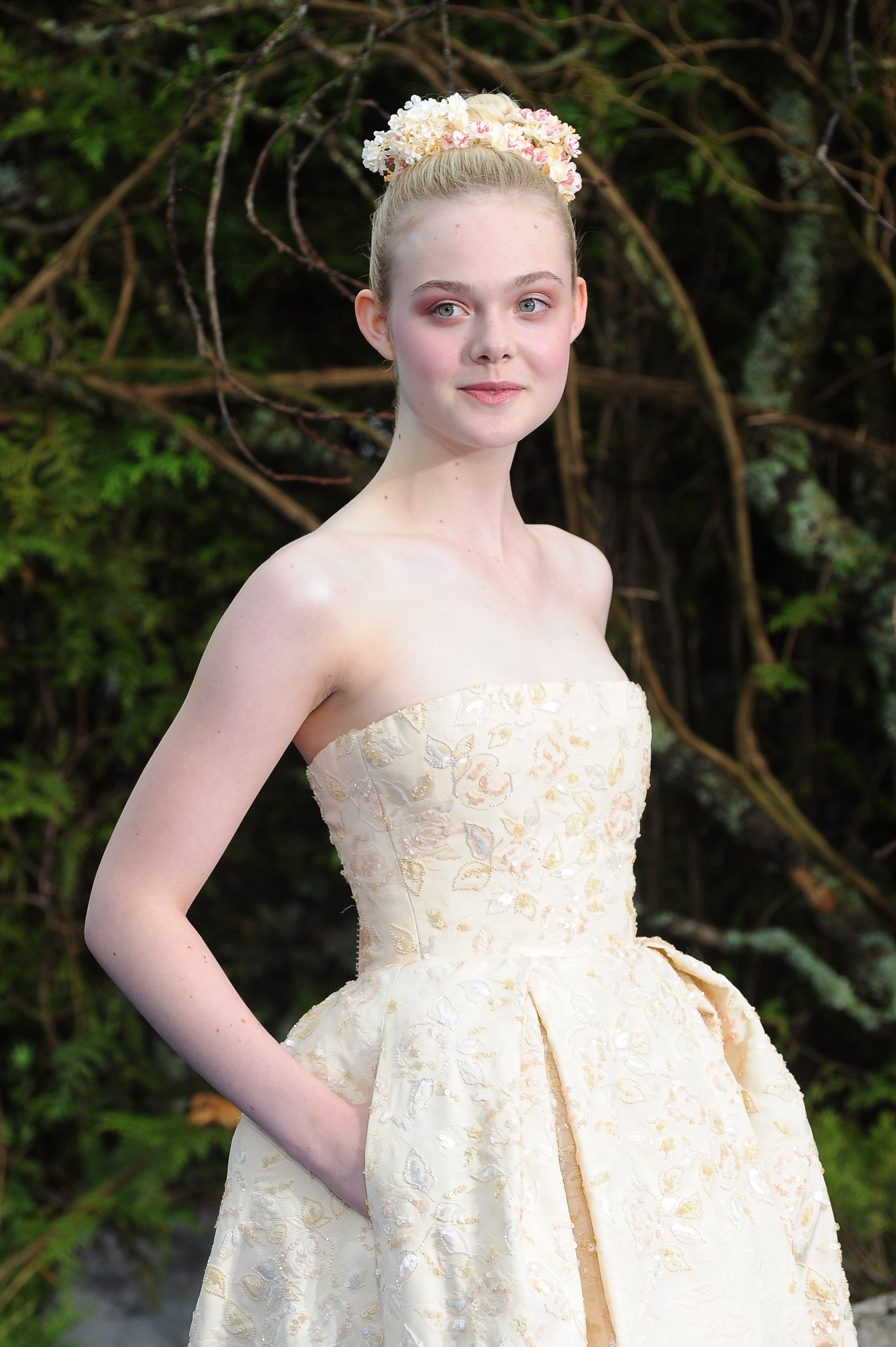 Elle Fanning dien vay cong chua anh 4