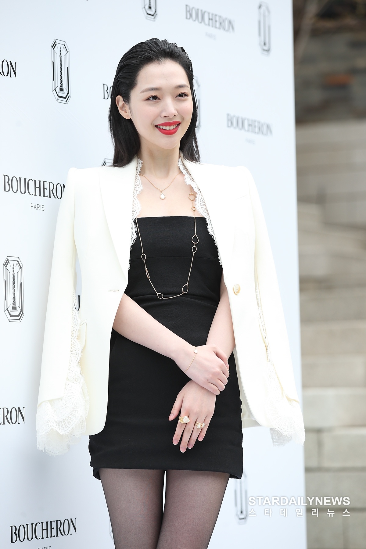 Sulli xuat hien xinh dep anh 2