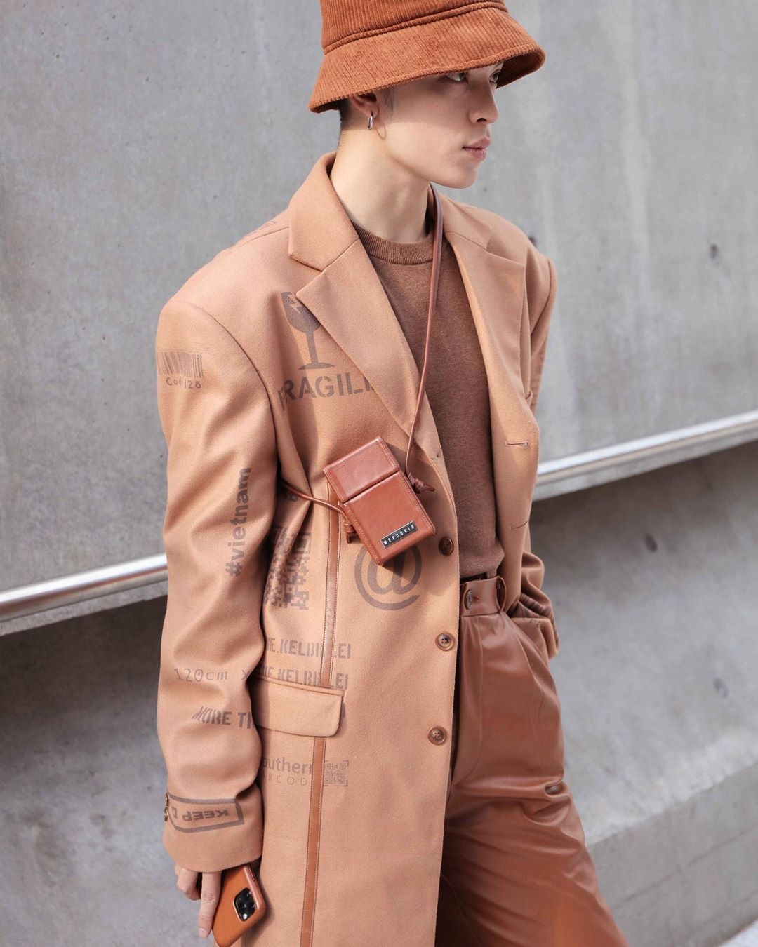 Trưởng nhóm HKT xuất hiện tại Seoul Fashion Week  ảnh 5 Truong nhom HKT xuat hien tai Seoul Fashion Week anh 5