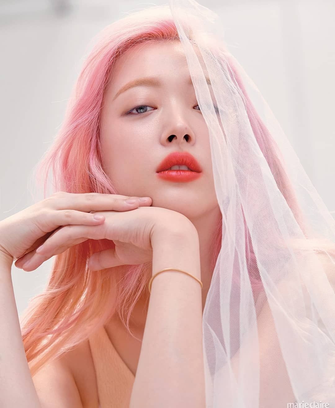 Vẻ đẹp khác biệt của Sulli  ảnh 2 Ve dep khac biet cua Sulli anh 2