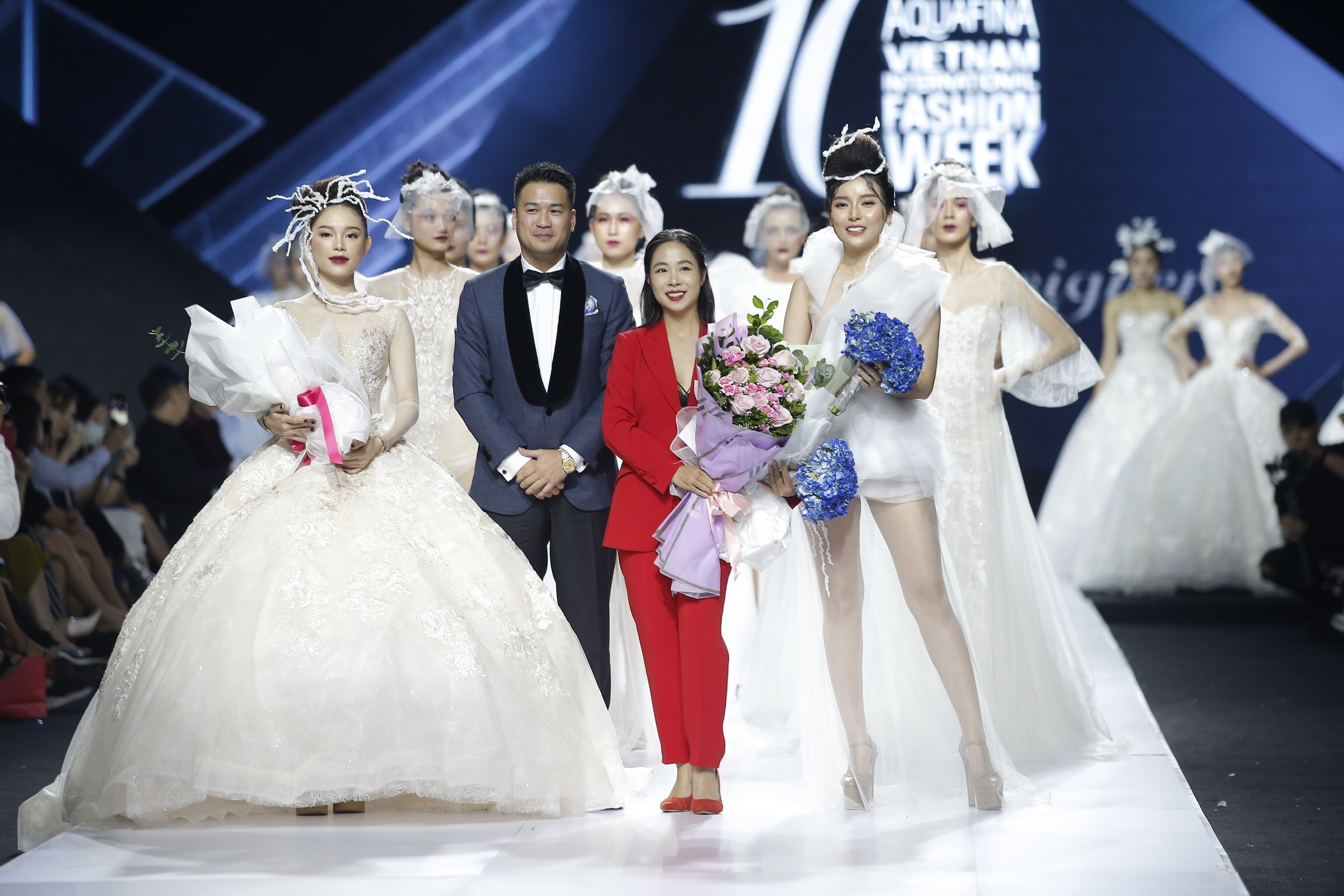 Nguoi yeu Phillip Nguyen trinh dien thoi trang anh 1