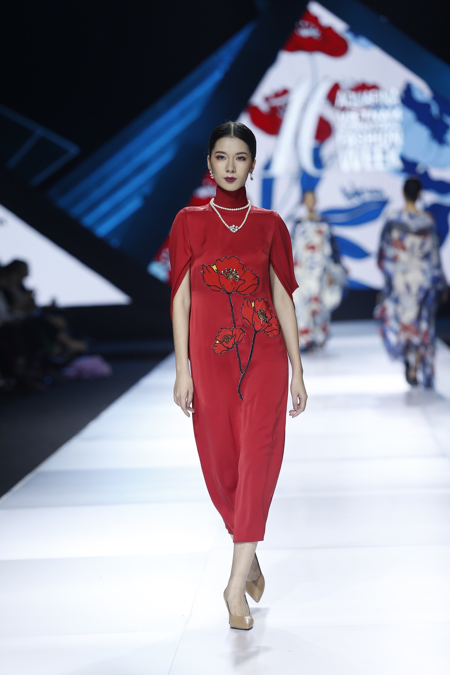 Show diễn thời trang tại AVIFW 2019 ảnh 9 Show dien thoi trang tai AVIFW 2019 anh 9