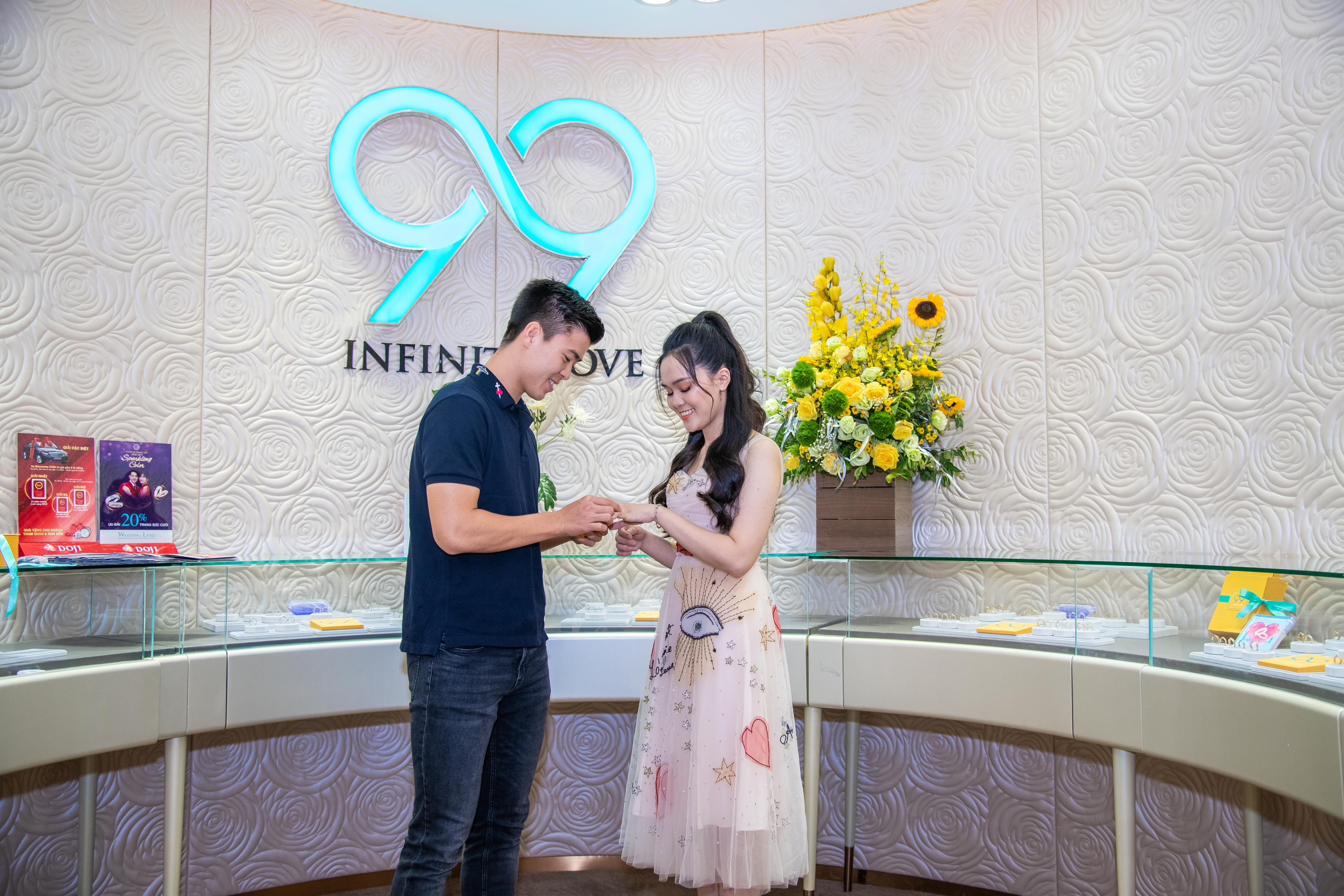 Duy Mạnh hạnh phúc bên bạn gái thế nào ảnh 2 Duy Manh hanh phuc ben ban gai the nao anh 2