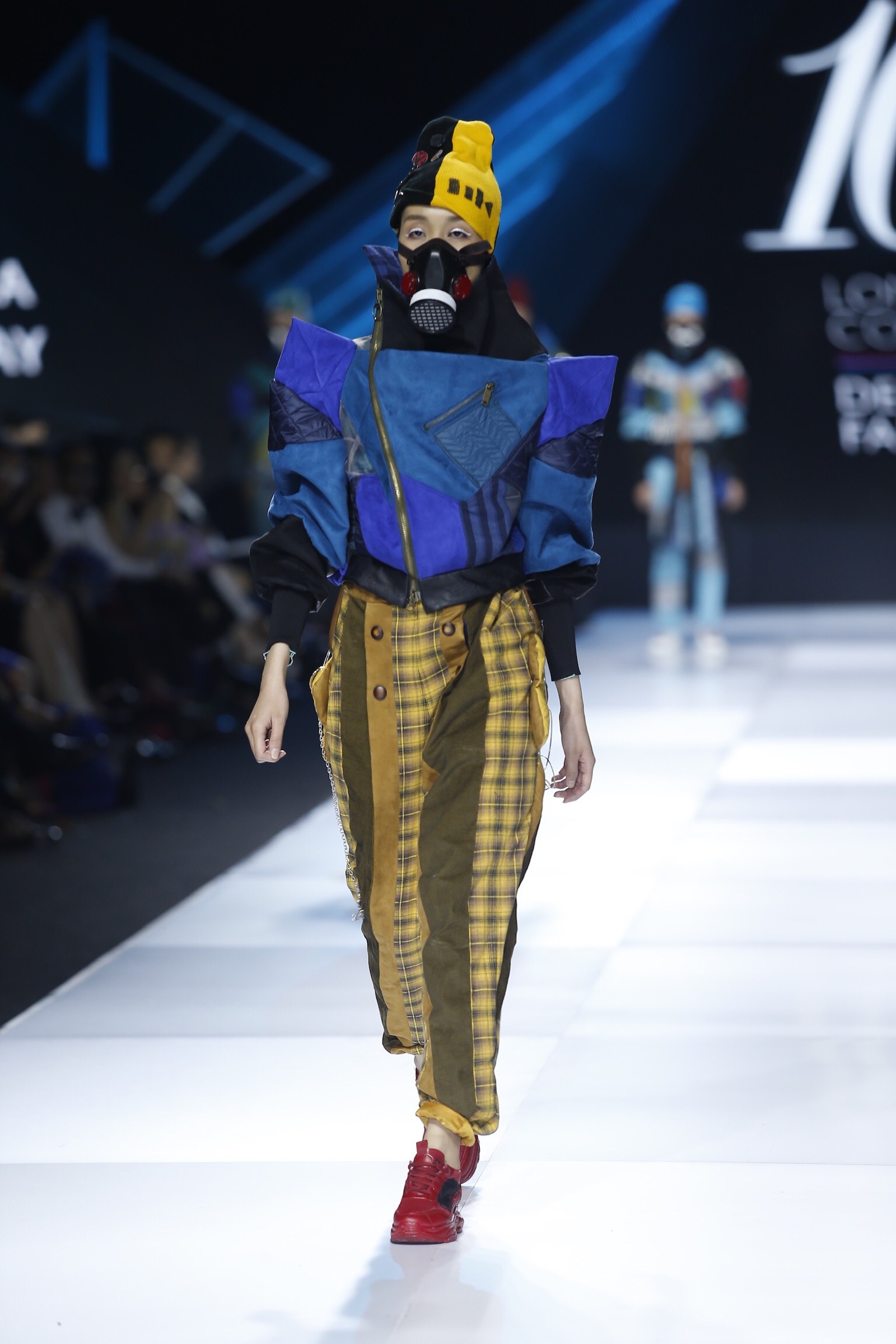 Trang phuc doc di tai AVIFW 2019 anh 12