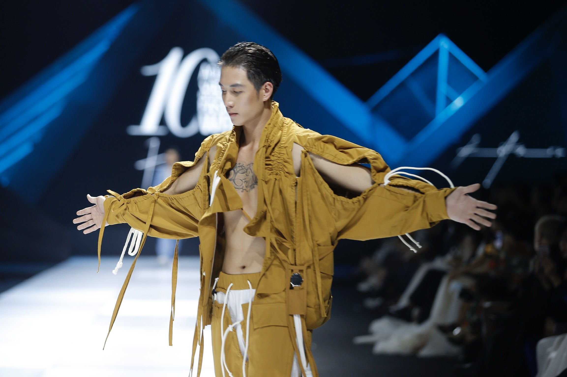 Trang phuc doc di tai AVIFW 2019 anh 6