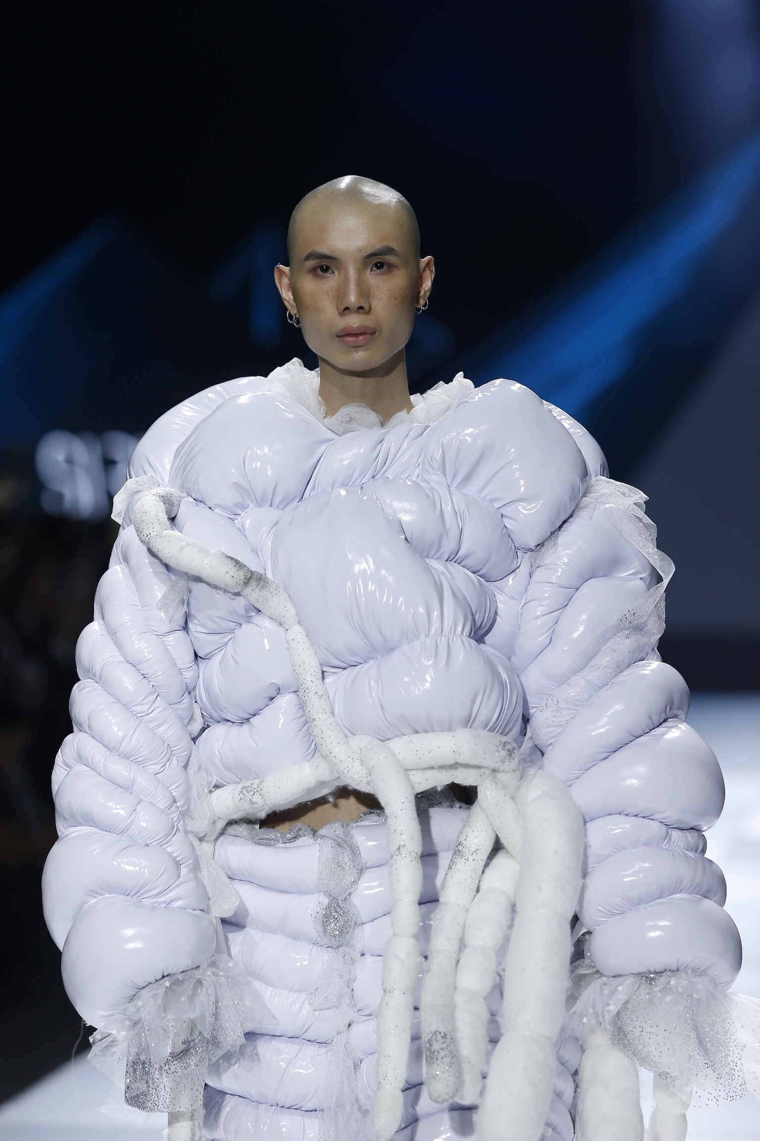 Trang phuc doc di tai AVIFW 2019 anh 1