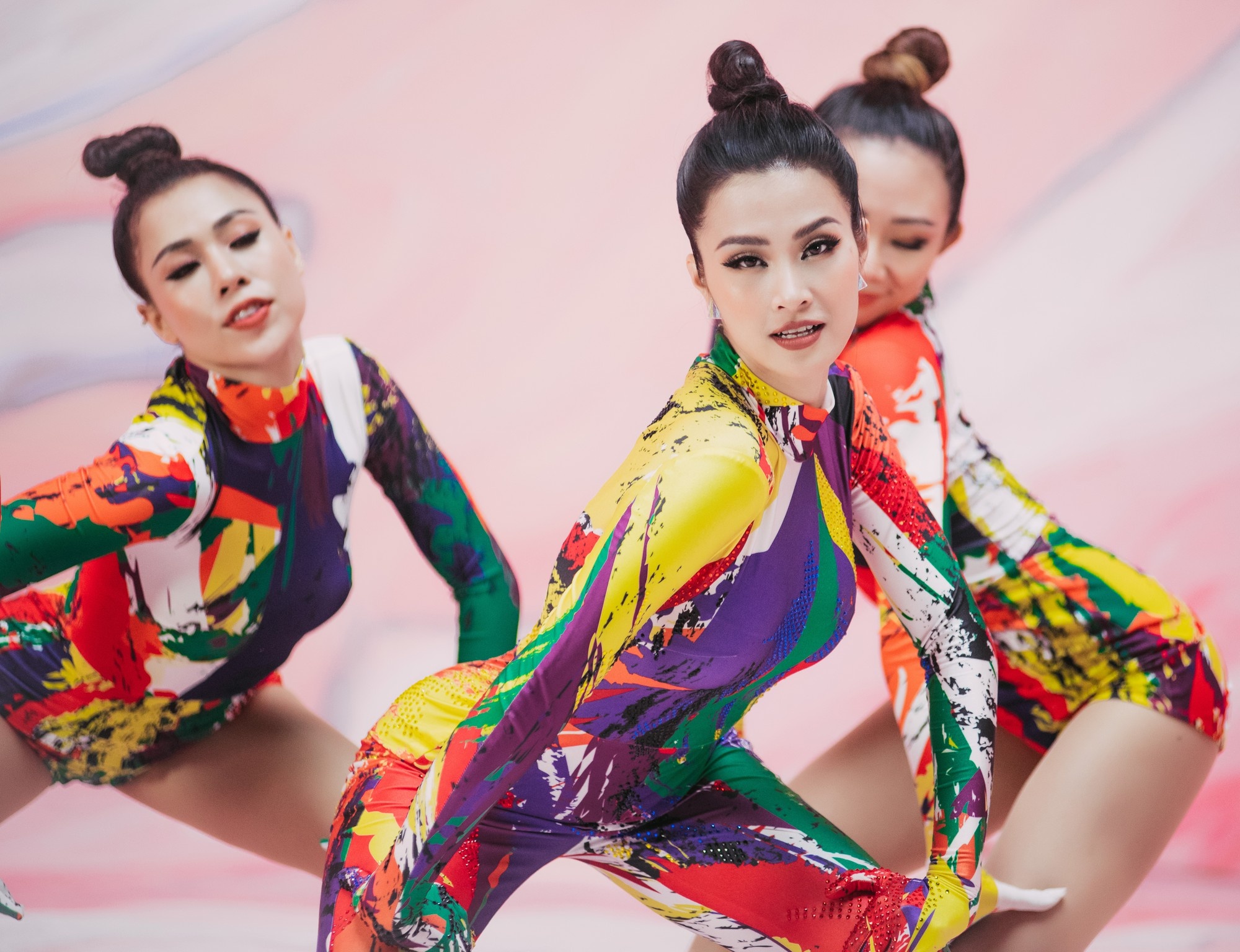 Dong Nhi lot xac thoi trang sau 10 nam anh 15