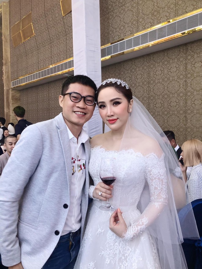 Bảo Thy diện váy cưới gợi cảm  ảnh 2 Bao Thy dien vay cuoi goi cam anh 2