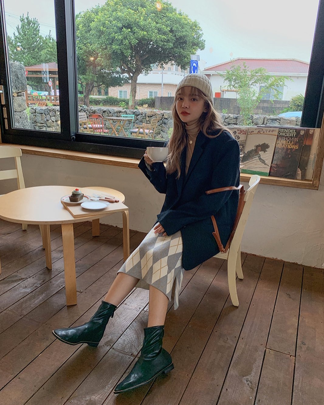 Xu huong dien boots cung vay trong mua mot Thu - Dong anh 5