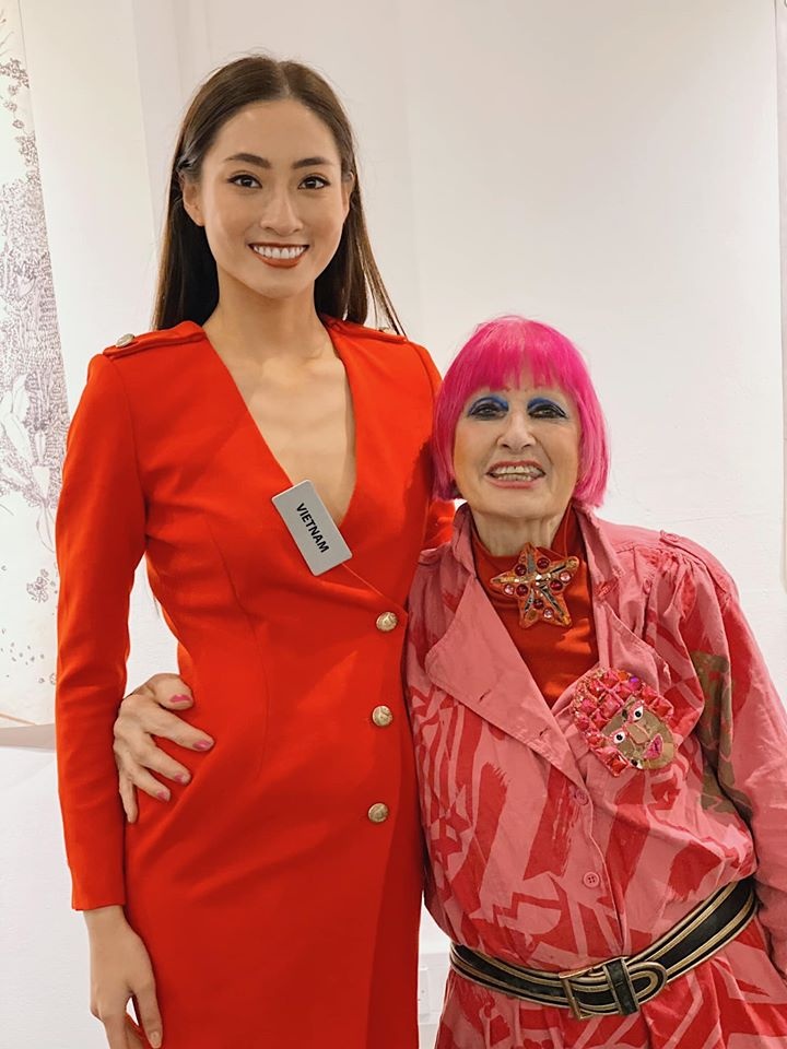 Luong Thuy Linh chuong vay ao mau sac anh 3