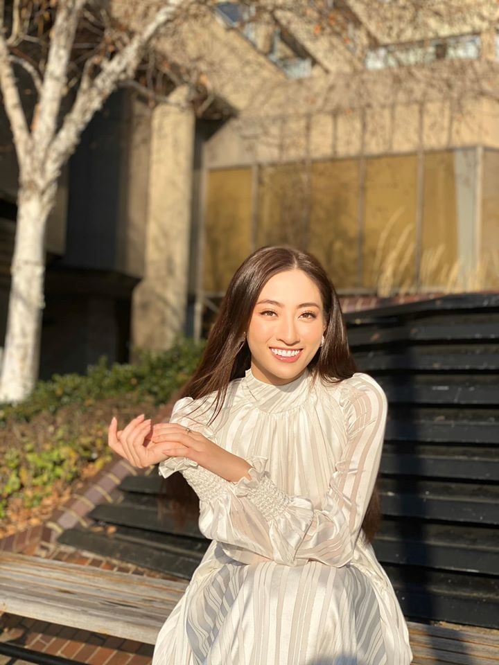 Luong Thuy Linh chuong vay ao mau sac anh 9