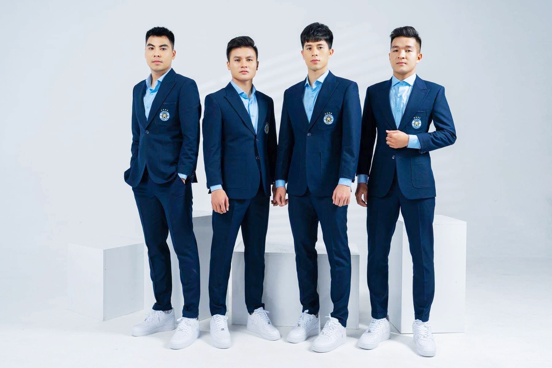 cau thu viet nam mac vest anh 8