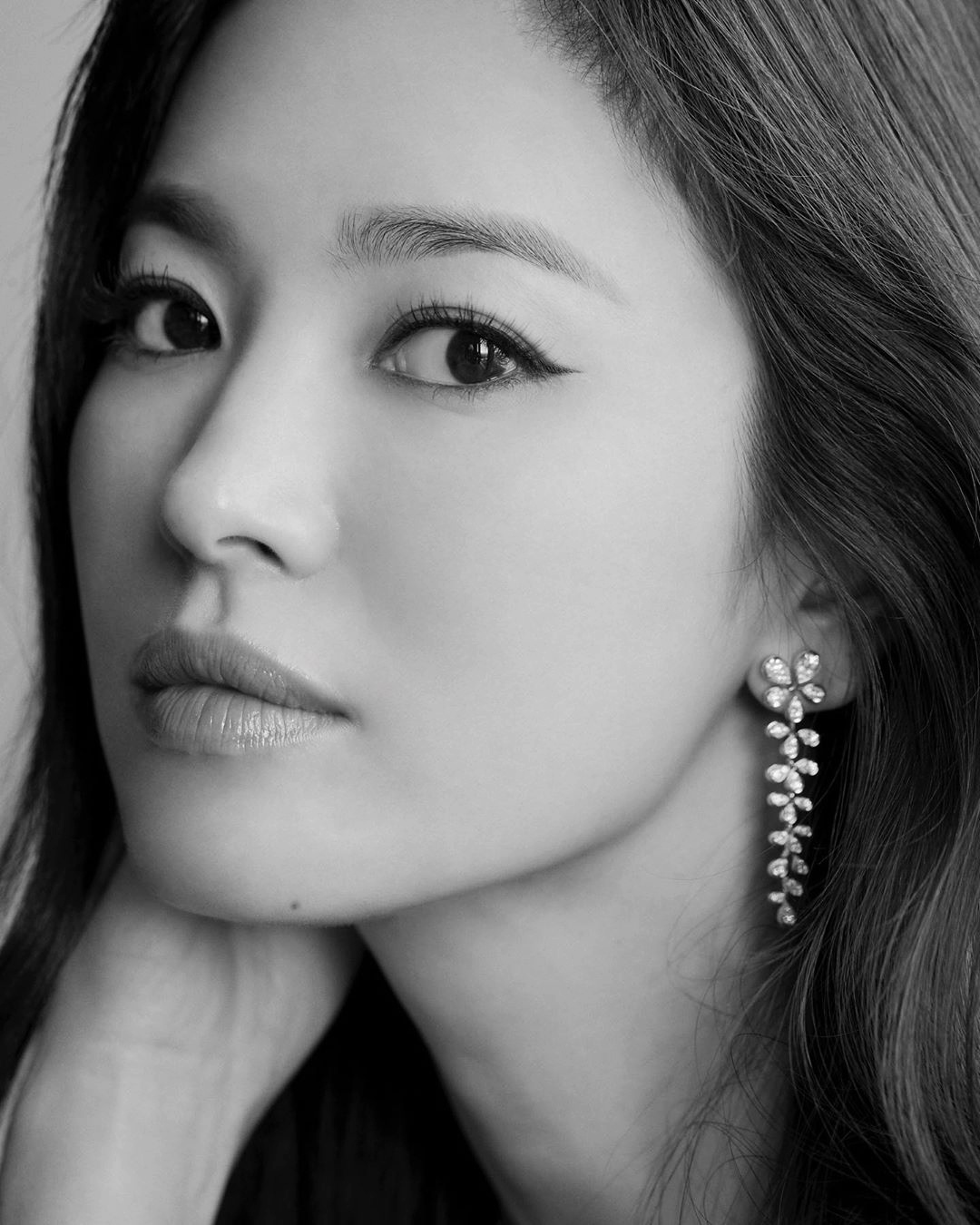 bi mat lan da Song Hye Kyo anh 1