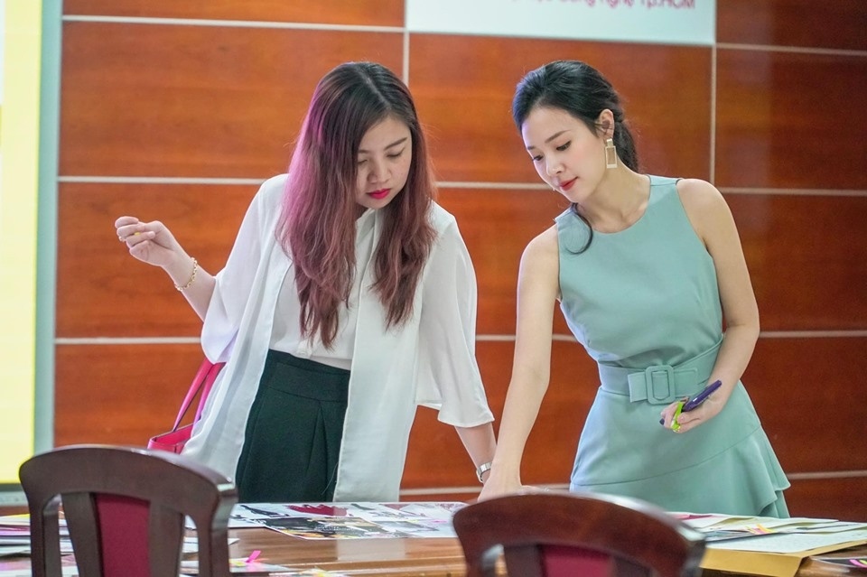 Trang phuc day hoc cua Midu anh 5