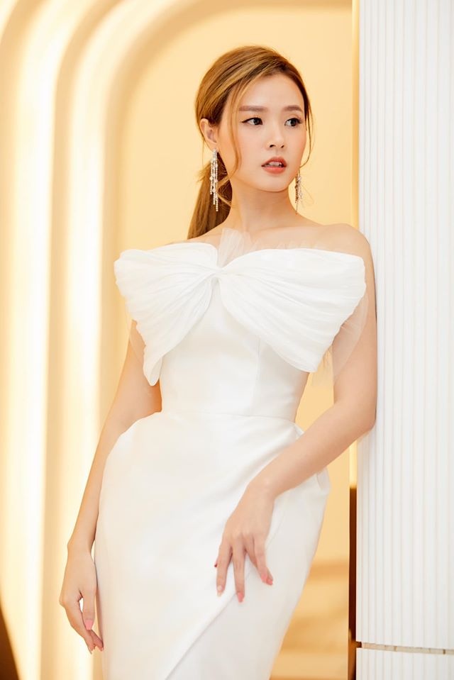 Trang phuc day hoc cua Midu anh 8