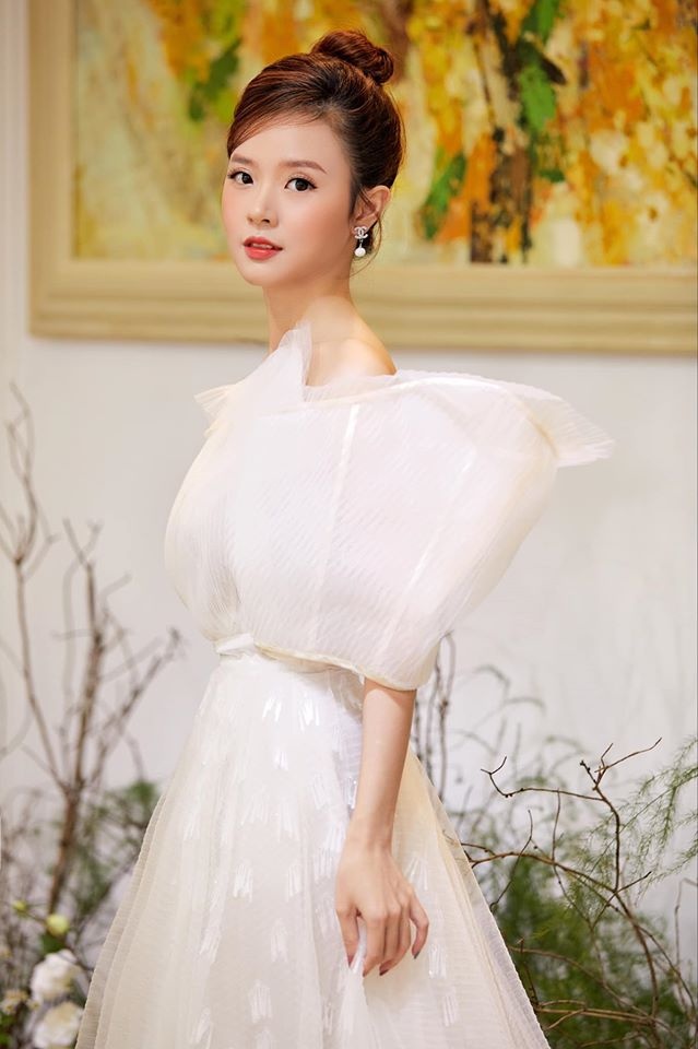 Trang phuc day hoc cua Midu anh 9