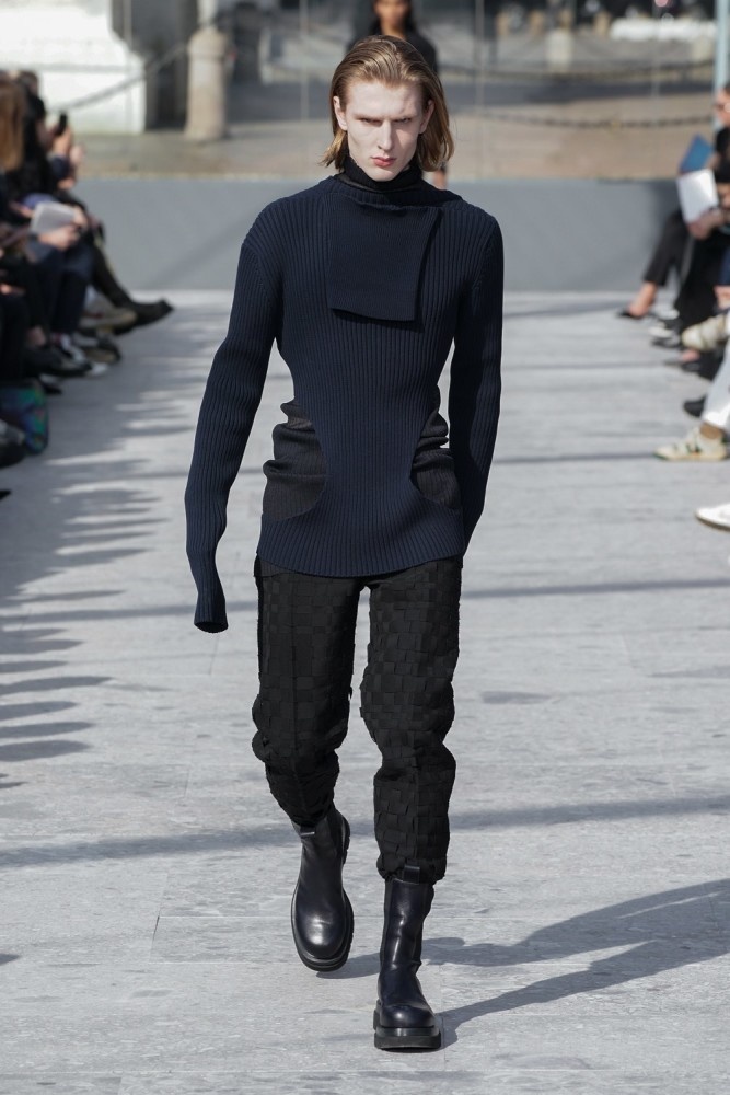 Kendall Jenner lang xe cach bo ong quan vao giay anh 1