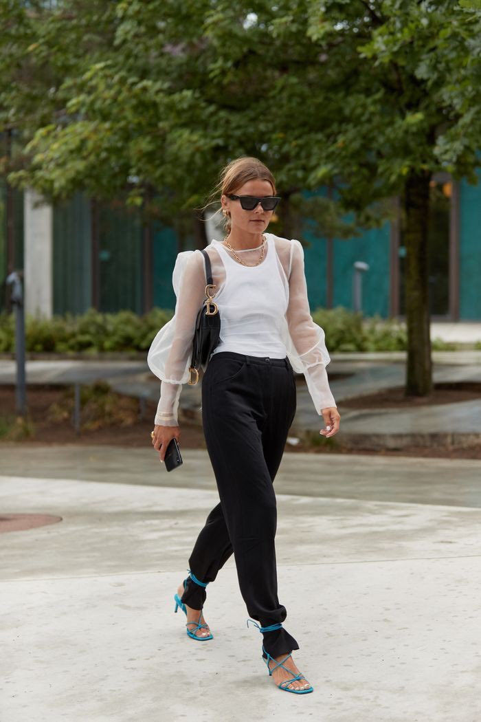 Kendall Jenner lang xe cach bo ong quan vao giay anh 10