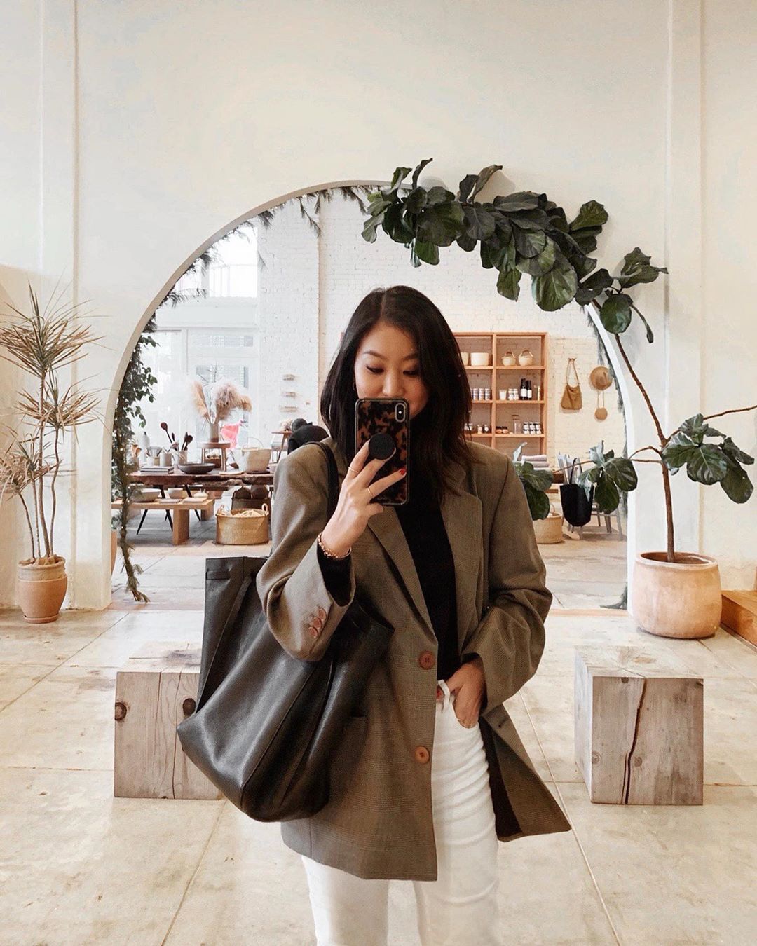 Nhung mon do thoi trang nen mua dip Black Friday anh 5