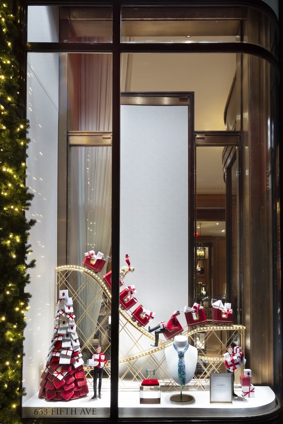 Nha mot quoc te trang tri giang sinh anh 7