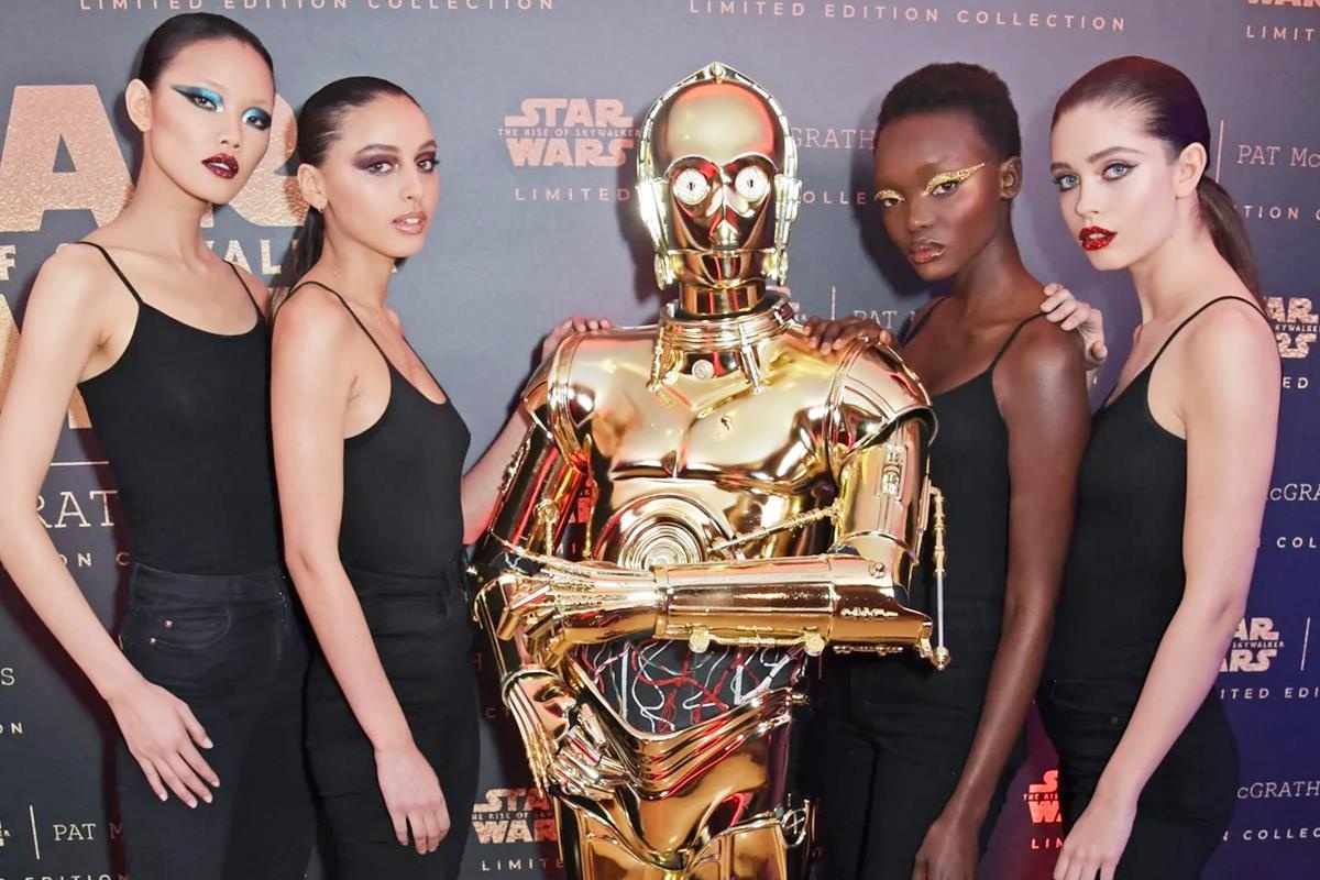 Son, phan mat trang diem phien ban 'Star Wars' se ra mat thang 12 nay hinh anh