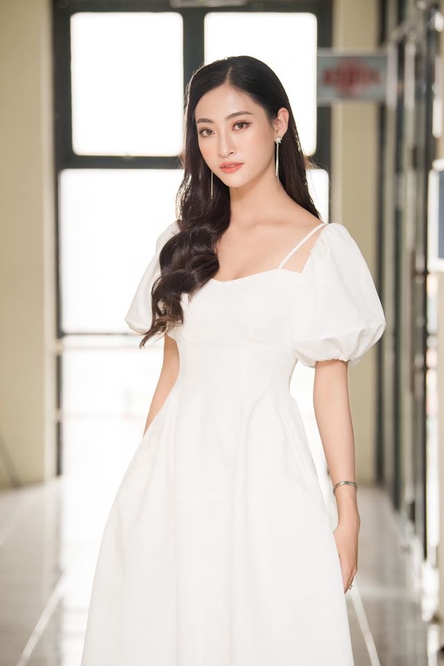 Phong cach goi cam cua dan Hoa hau Viet Nam anh 15