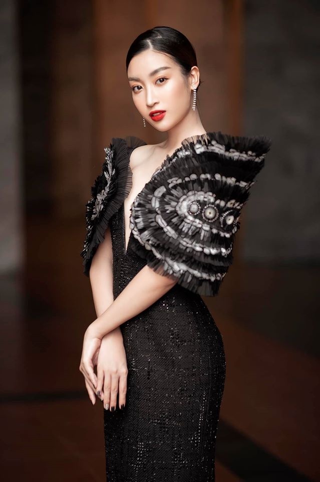 Phong cach goi cam cua dan Hoa hau Viet Nam anh 8