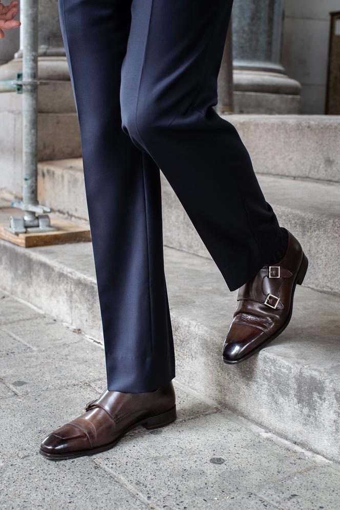 Nam giới cần suit tông màu đen ảnh 2 Nam gioi can suit tong mau den anh 2
