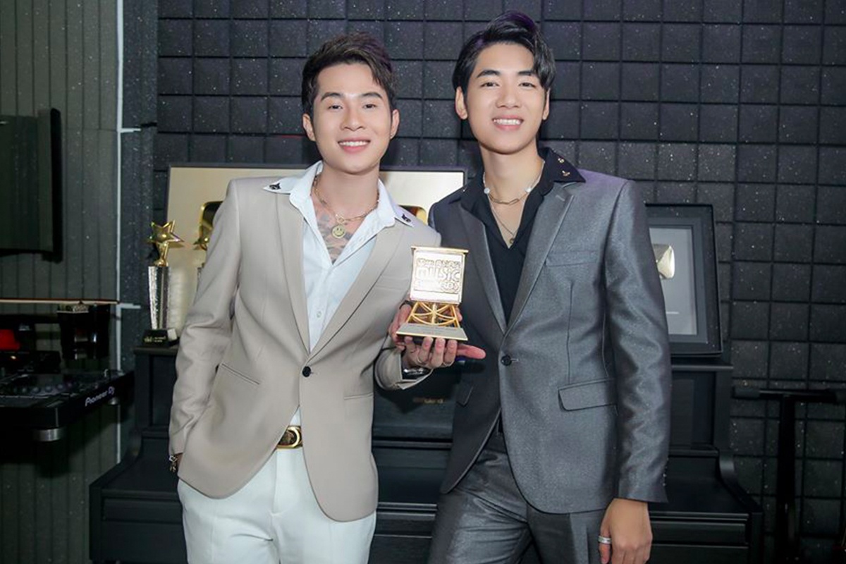 Son Tung M-TP theo mot mac vest lung, Jack va K-ICM dien do nam tinh hinh anh