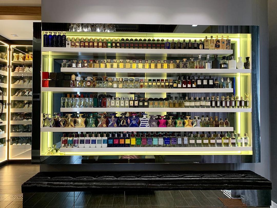 Tran Thanh suu tam nuoc hoa hang hieu anh 2