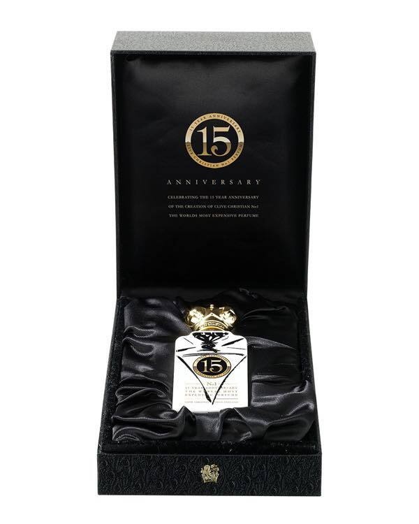 Tran Thanh suu tam nuoc hoa hang hieu anh 7