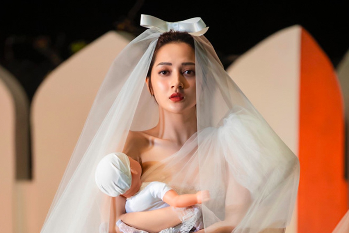 Bao Anh mac vay sexy, khoe chan thon trong MV 'Ai can ai' hinh anh