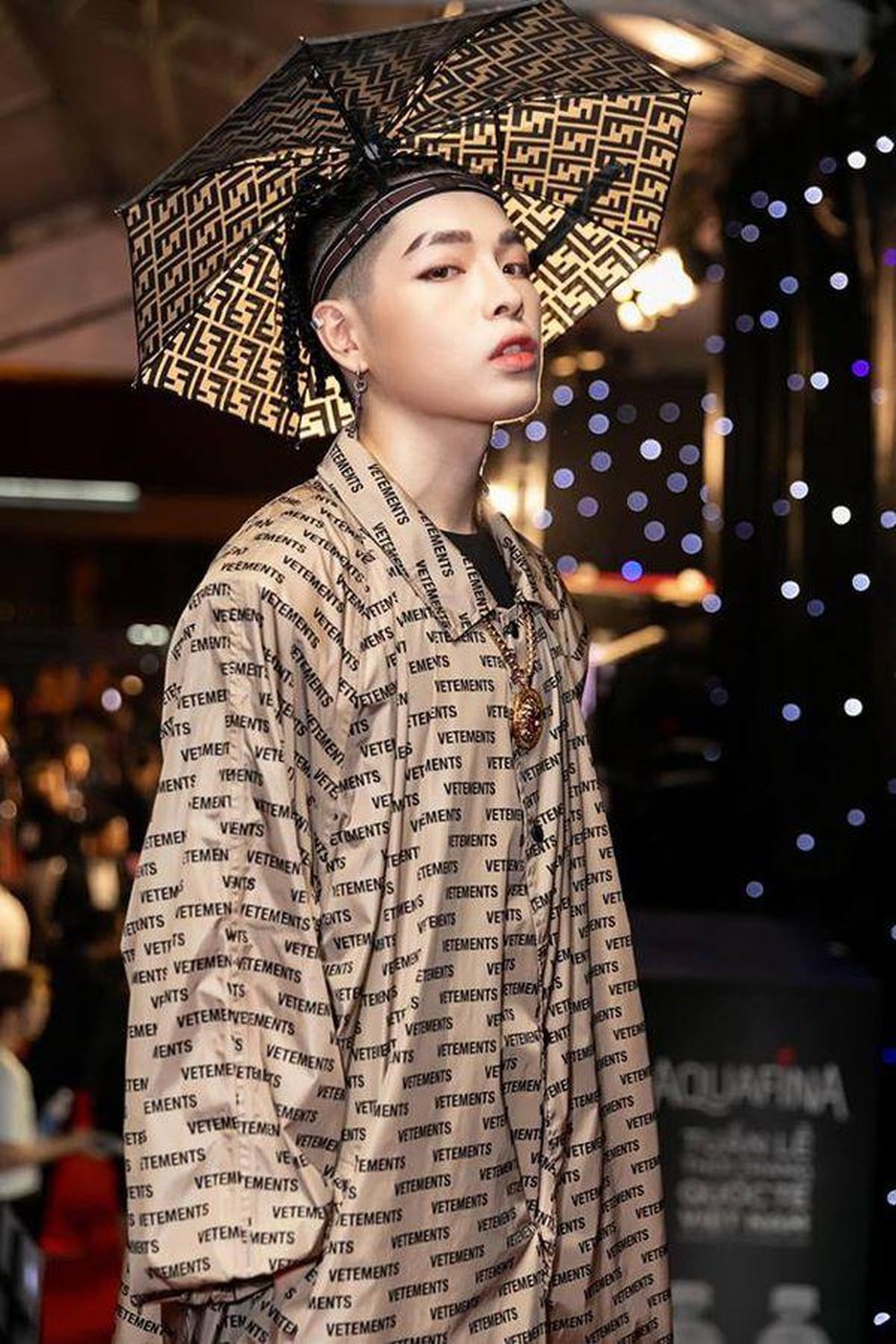 Duc Phuc ngay cang chuong do mau me anh 4