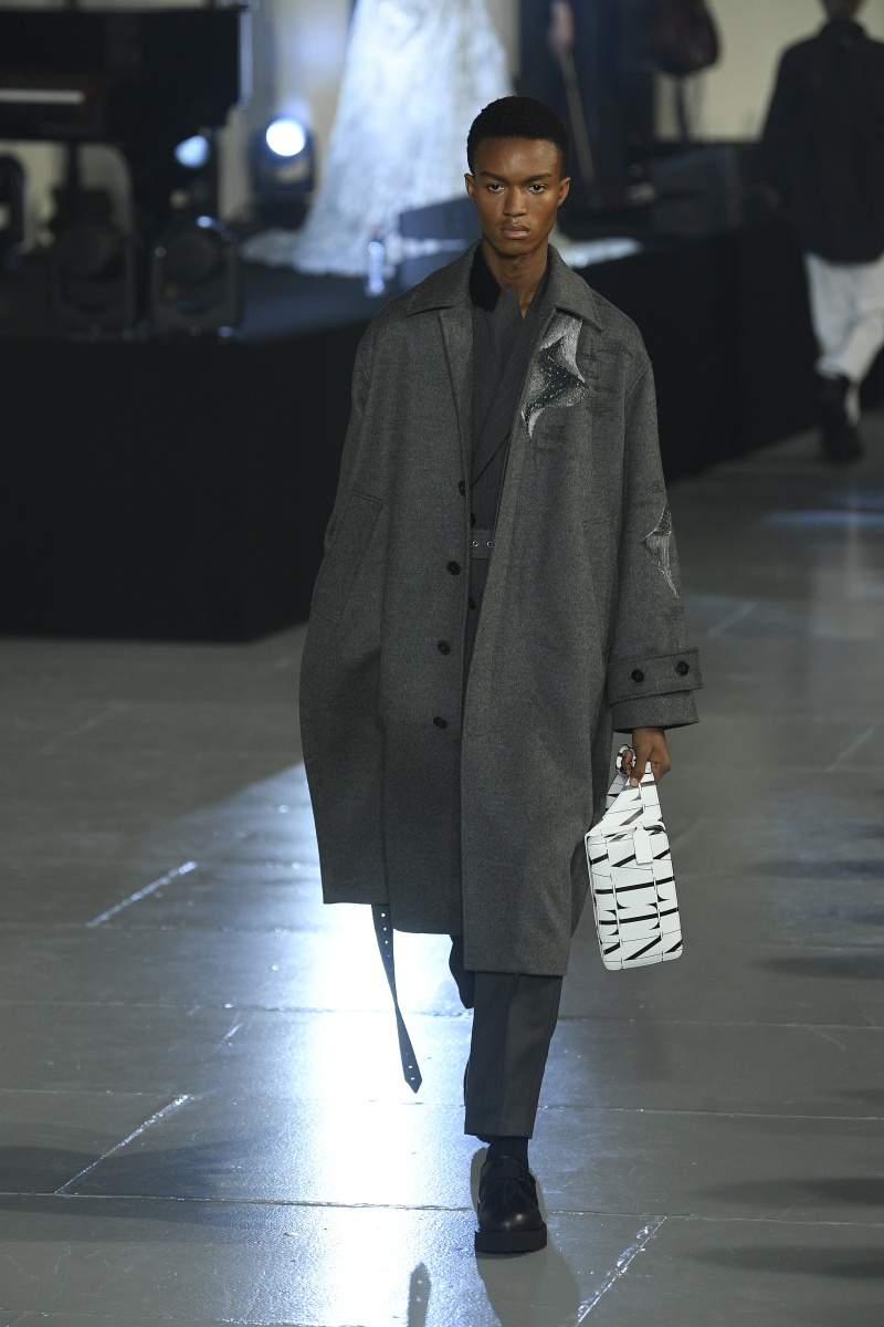 Lan ranh gioi tinh trong show dien Valentino anh 21