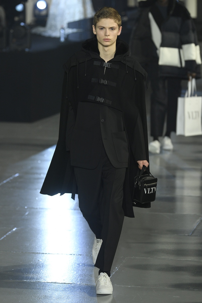 Lan ranh gioi tinh trong show dien Valentino anh 18