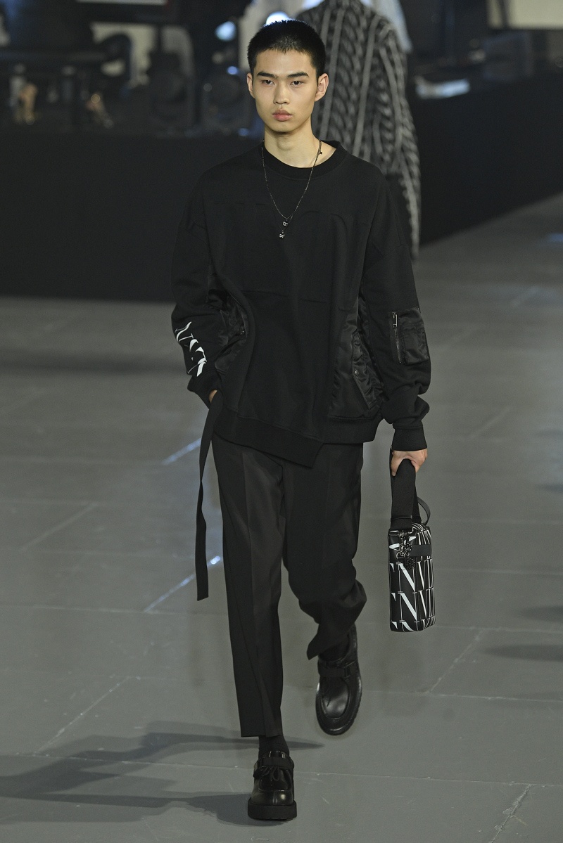 Lan ranh gioi tinh trong show dien Valentino anh 17