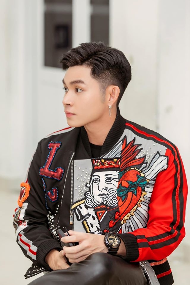 Sơn Tùng chuộng quần short năng đông ảnh 5 Son Tung chuong quan short nang dong anh 5
