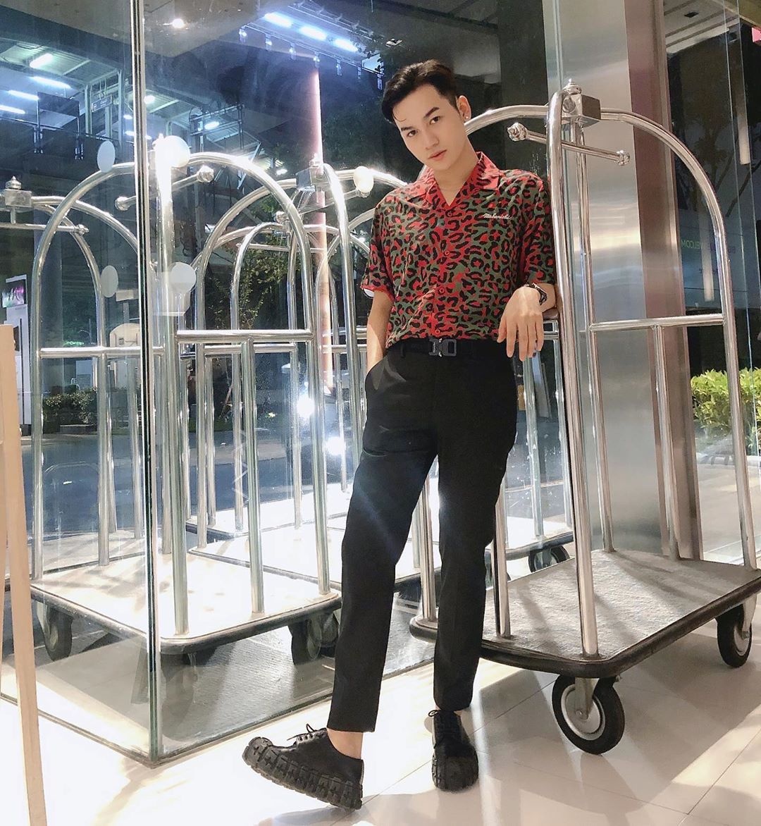 Sơn Tùng chuộng quần short năng đông ảnh 6 Son Tung chuong quan short nang dong anh 6