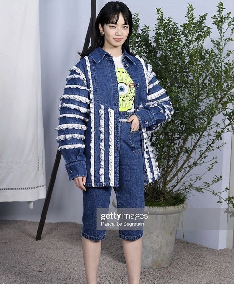 Sao châu Á chuộng đồ màu sắc tại Chanel  ảnh 7 Sao chau A chuong do mau sac tai Chanel anh 7