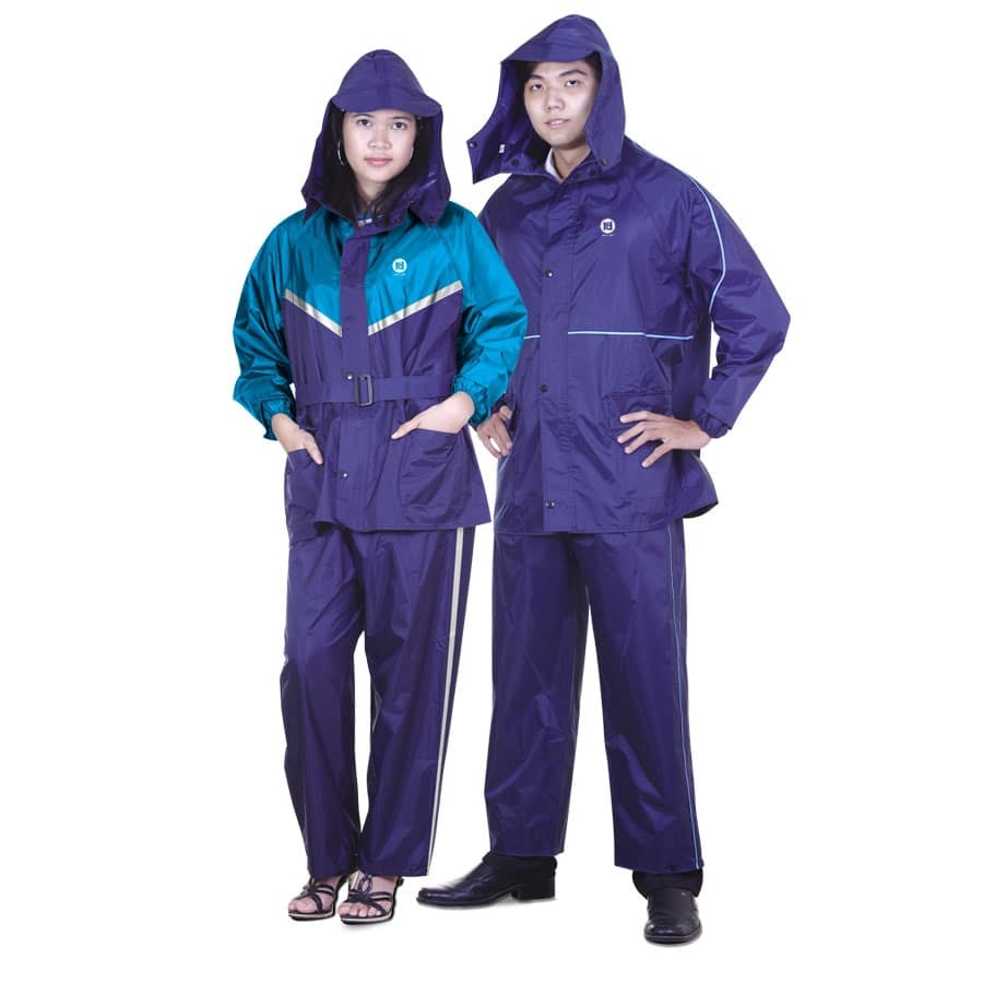 Giới trẻ Hà Nội mặc áo mưa mùng 1 Tết ảnh 2 Gioi tre Ha Noi mac ao mua mung 1 Tet anh 2